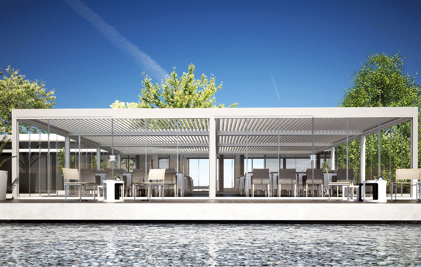 Pergola bioclimatica bioshade autoportante con vetrate laterali per ristorante, hotel, palestra